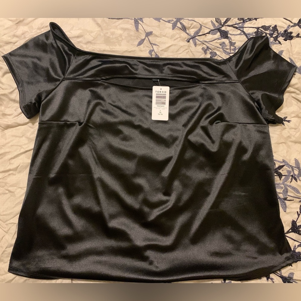 Torrid cute crop top-size 1